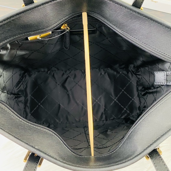 Michael Kors Jet Set Travel Tote - Picture 6 of 11